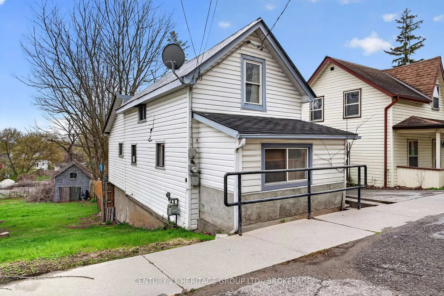 326 Dundas Street photo 2