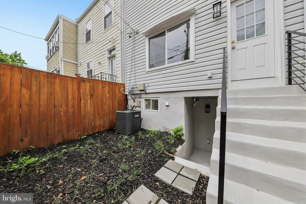 1208 Shepherd Street NW, Washington, DC 20011