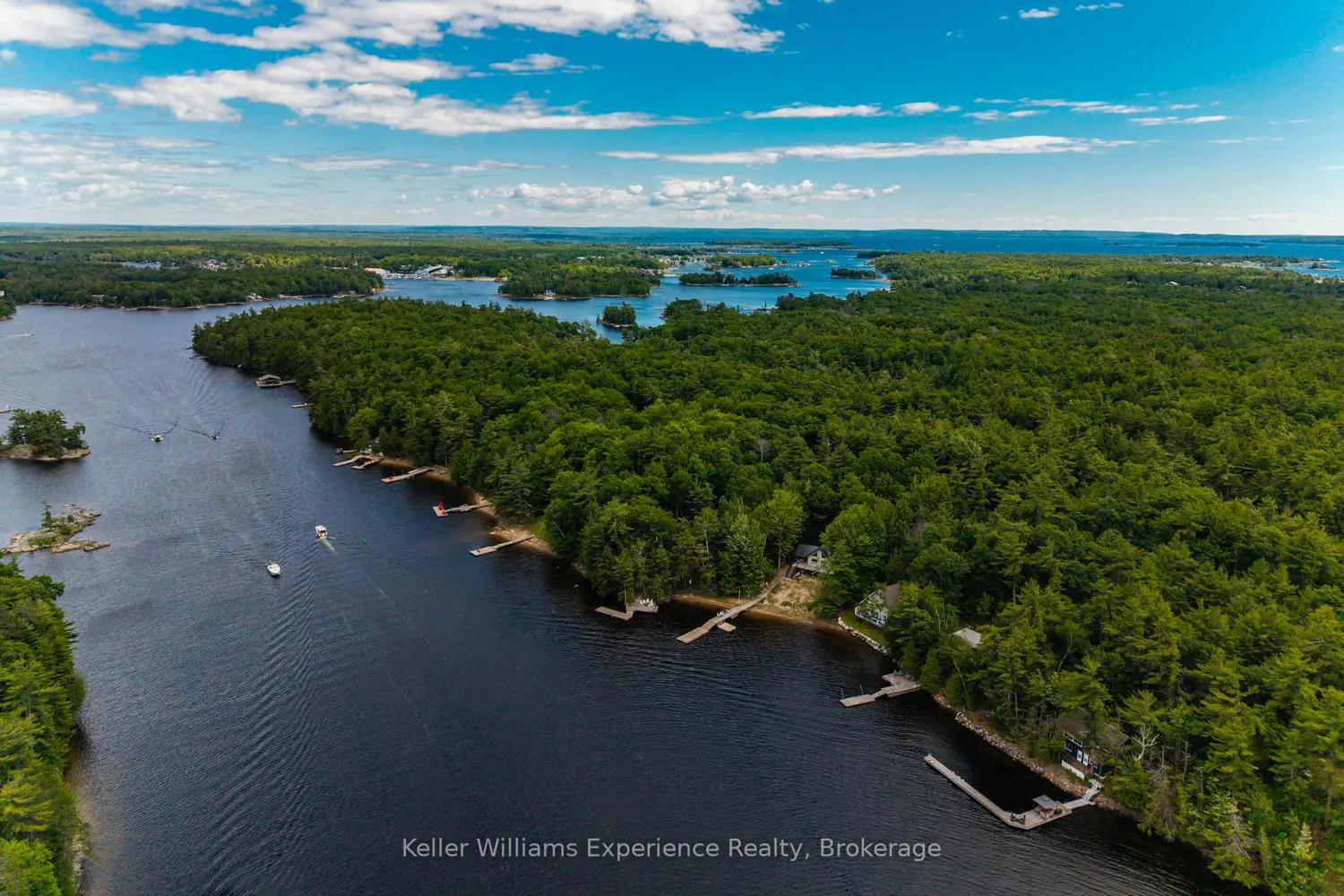 588 Island 1040 photo 2