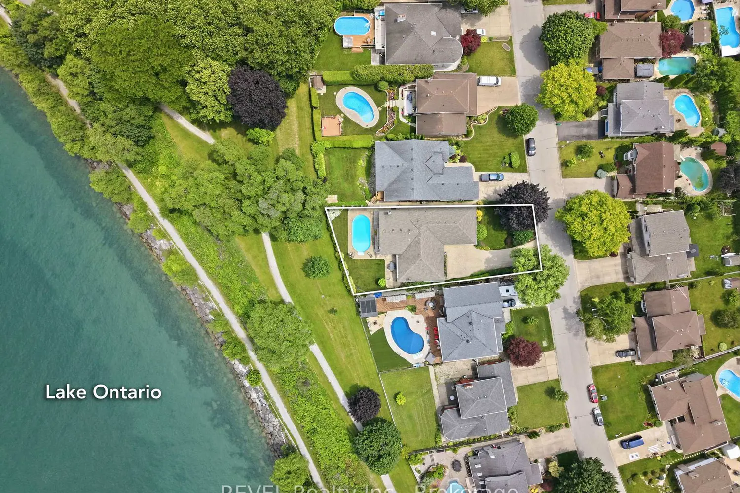 53 Beachview Drive photo 3