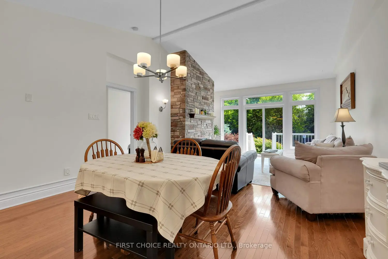 134 Maple Key Private photo 3