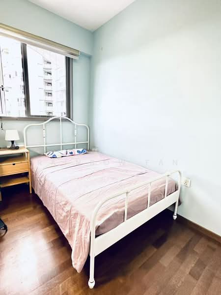21 Tampines Avenue 8 photo 2