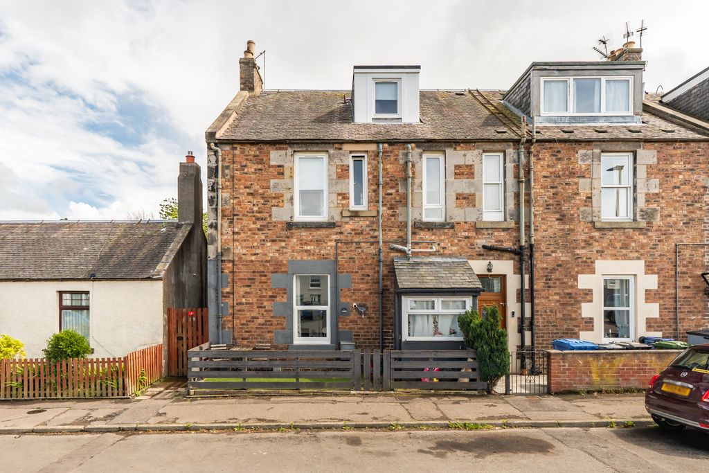 2 bed flat for sale7 Burghlee Terrace, Loanhead EH20