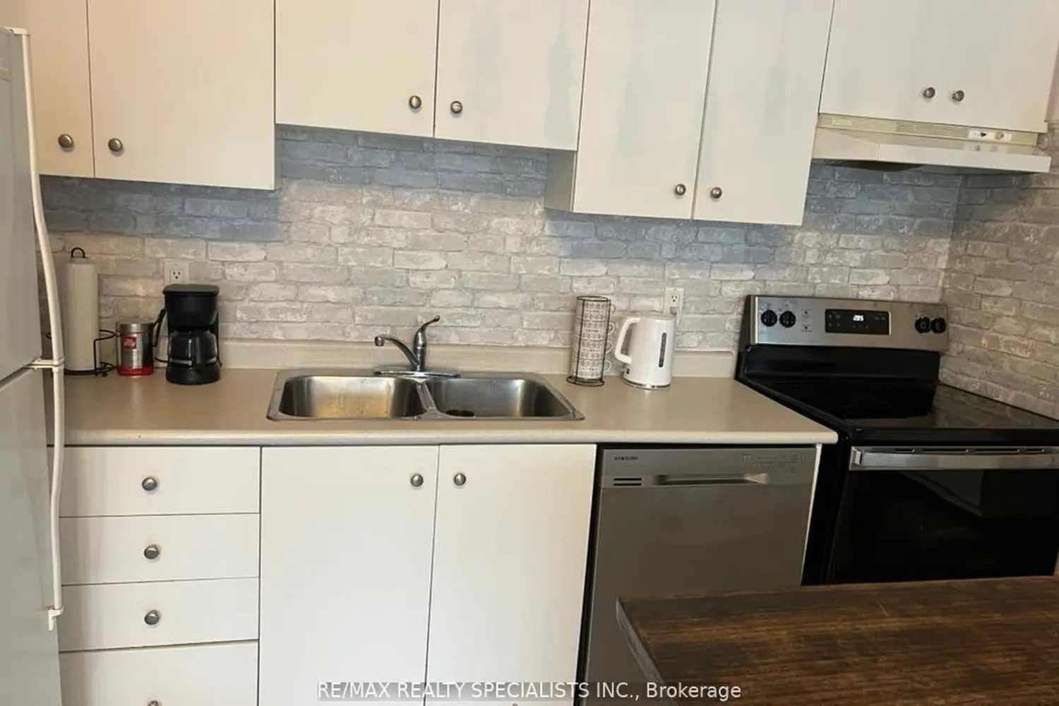 700 King Street 519 photo 3