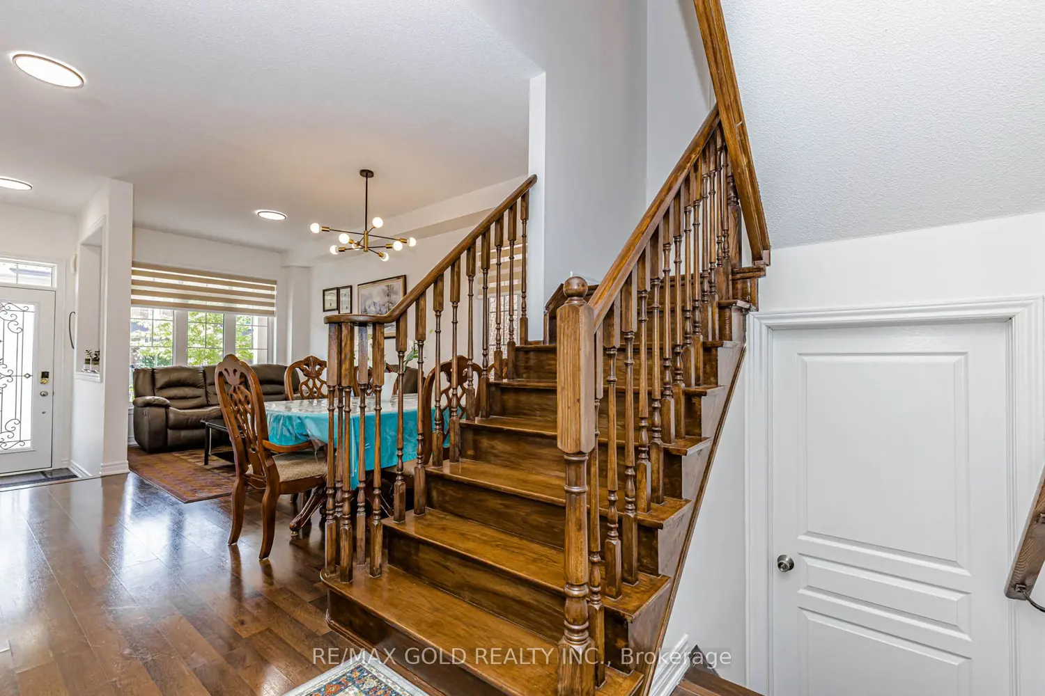 12 Fitzgibson Street photo 4