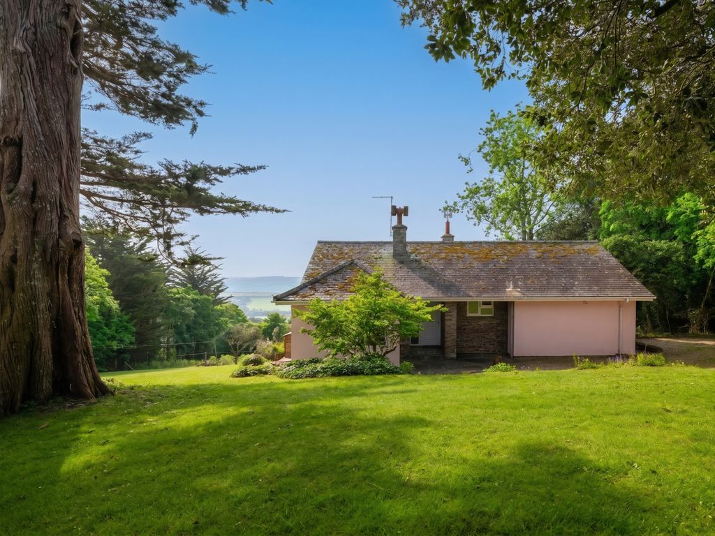 4 bed detached house for saleRock PL27 photo 2