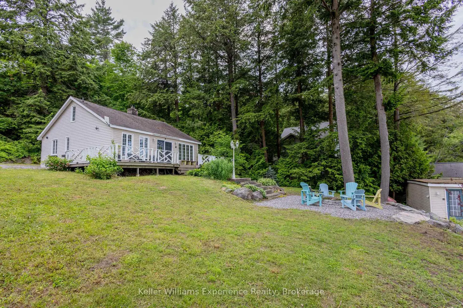 1018 Georgina Way 2 photo 3