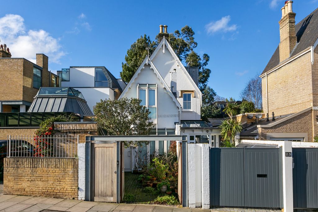 2 bed link detached house for saleKings Road, Richmond TW10