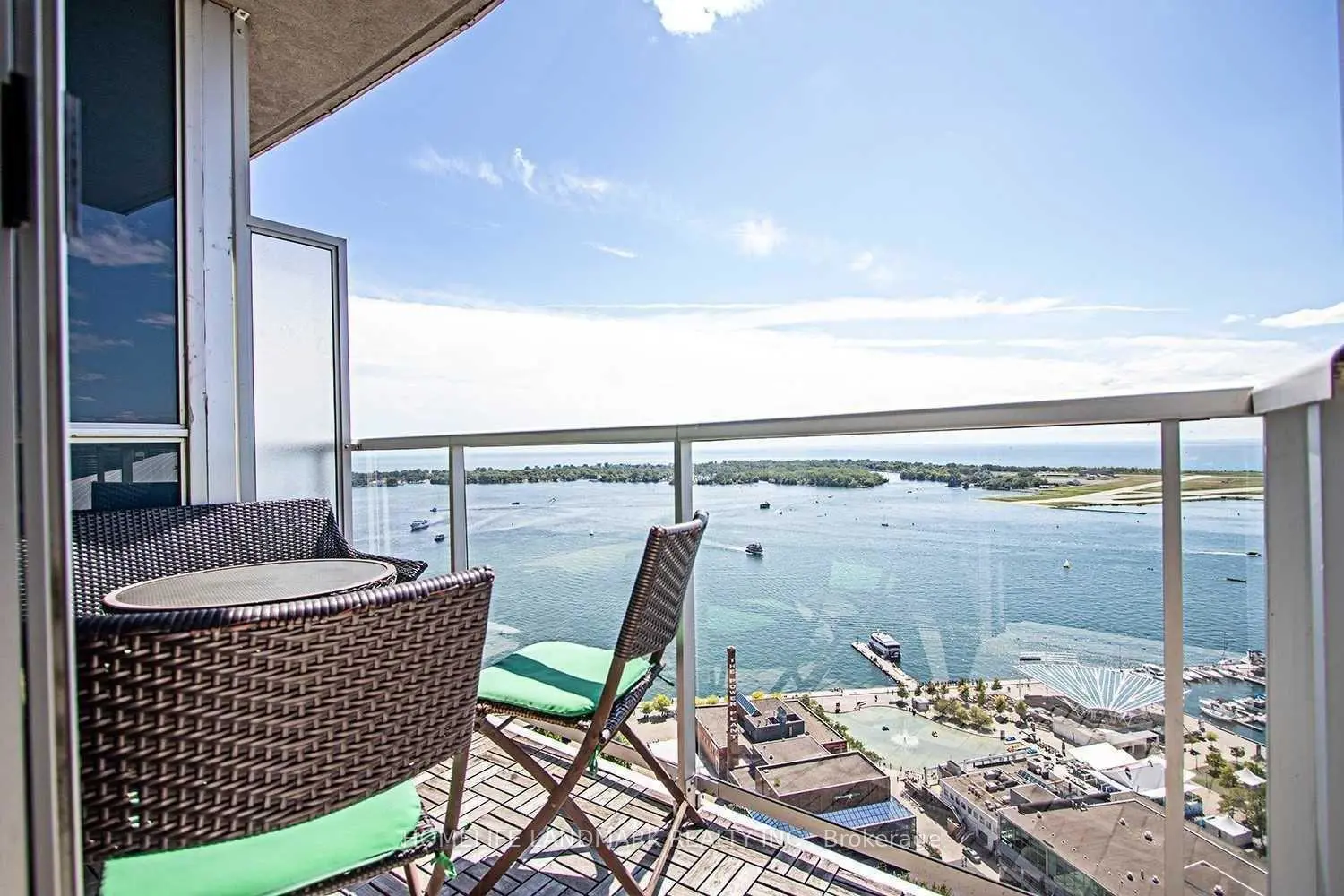 208 Queens Quay 3409 photo 5
