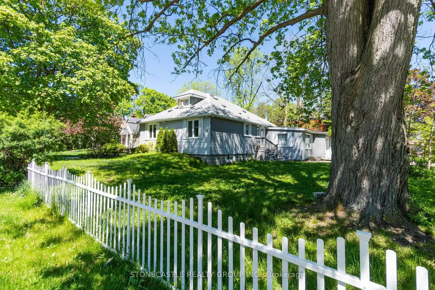 151 Richmond Street photo 2