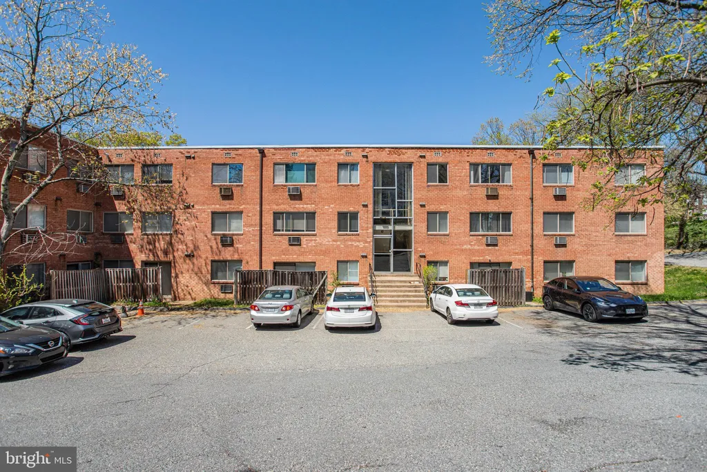 4465 Macarthur Boulevard NW Unit 106, Washington, DC 20007