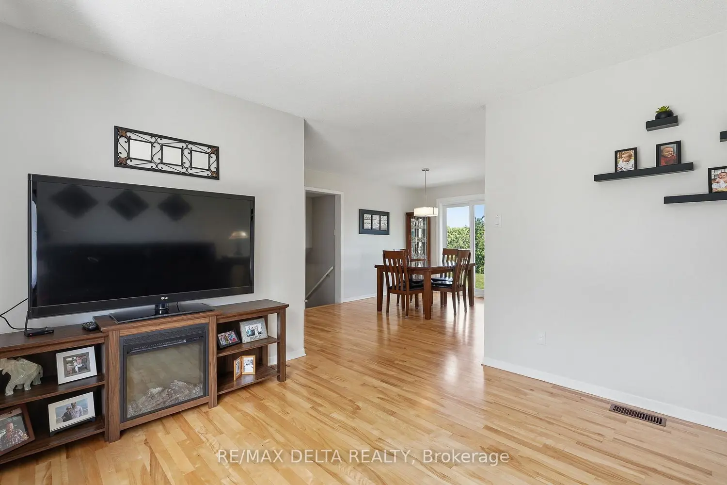 915 Elizabeth Road photo 4