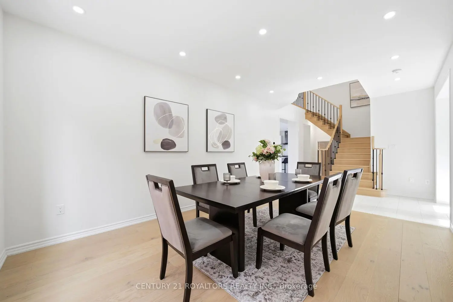 107 Rugman Crescent