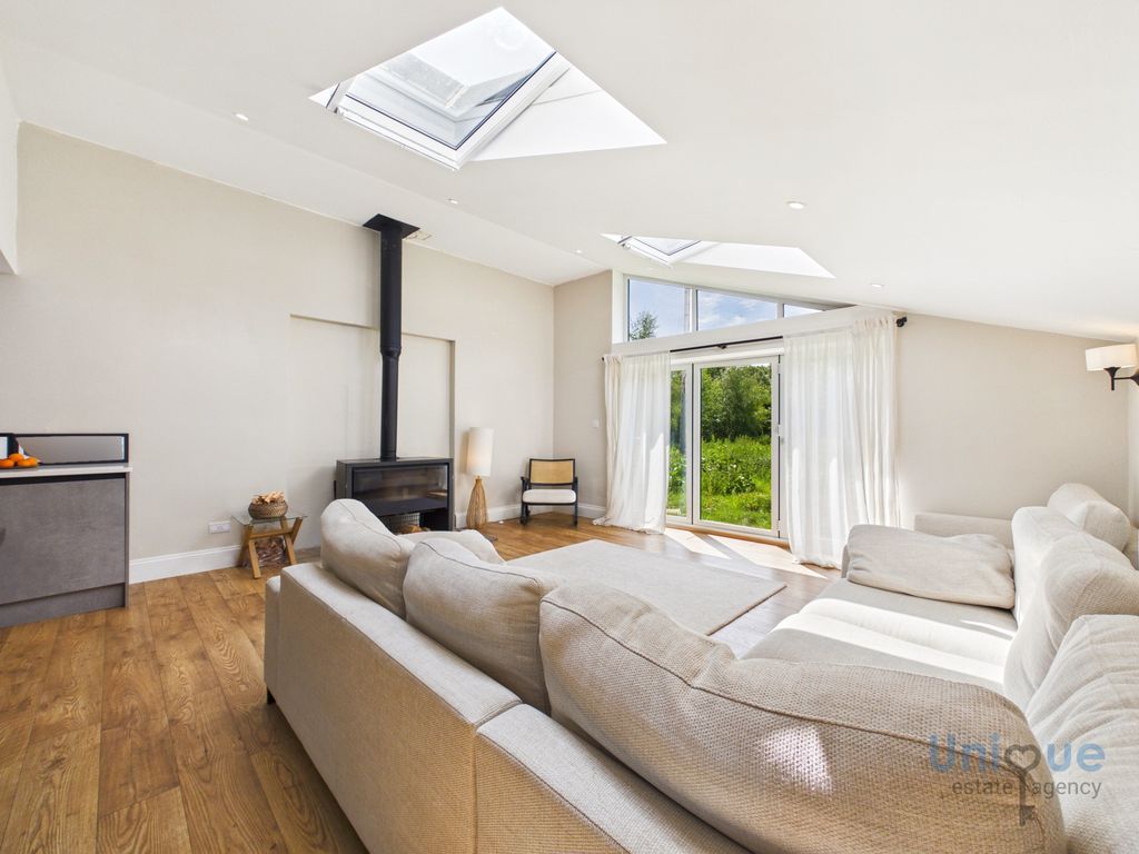 4 bed flat for saleMoss House Lane, Westby PR4 photo 5