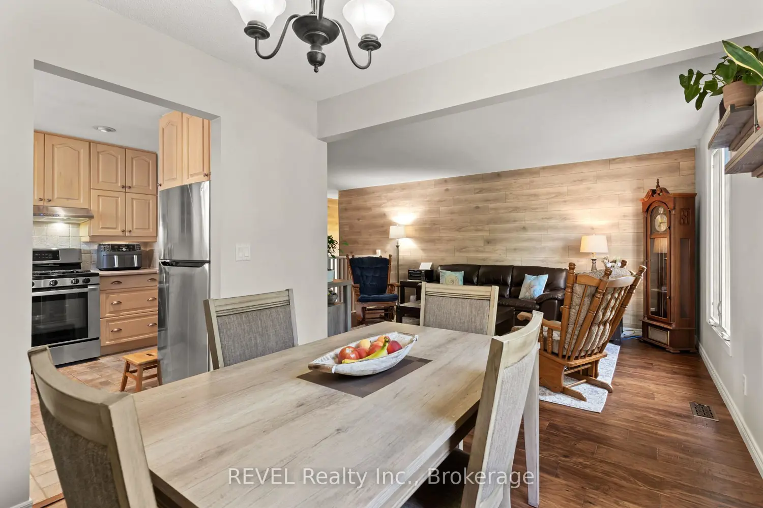 323 Barrick Road photo 4