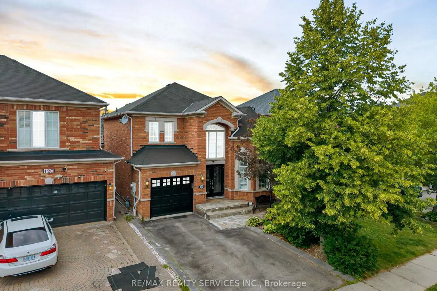122 Dells Crescent