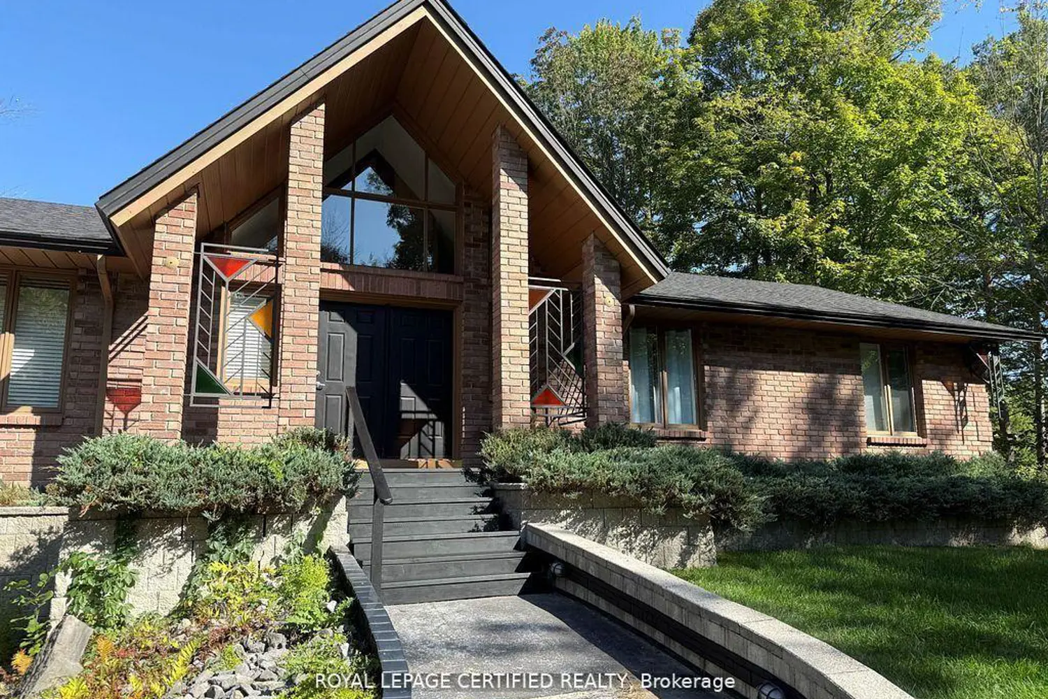 103 Sibbald Crescent photo 2