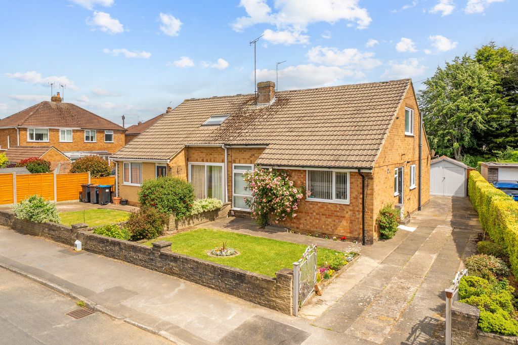 2 bed semi-detached bungalow for salePoplar Crescent, Harrogate HG1