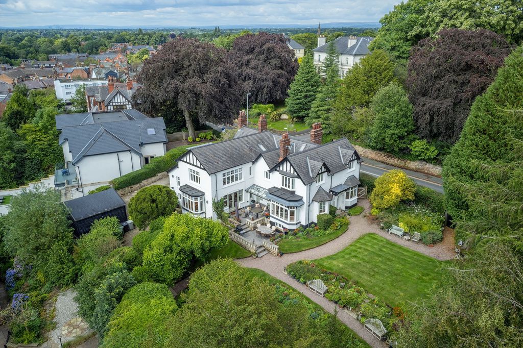 5 bed detached house for sale12 Congleton Road, Alderley Edge SK9