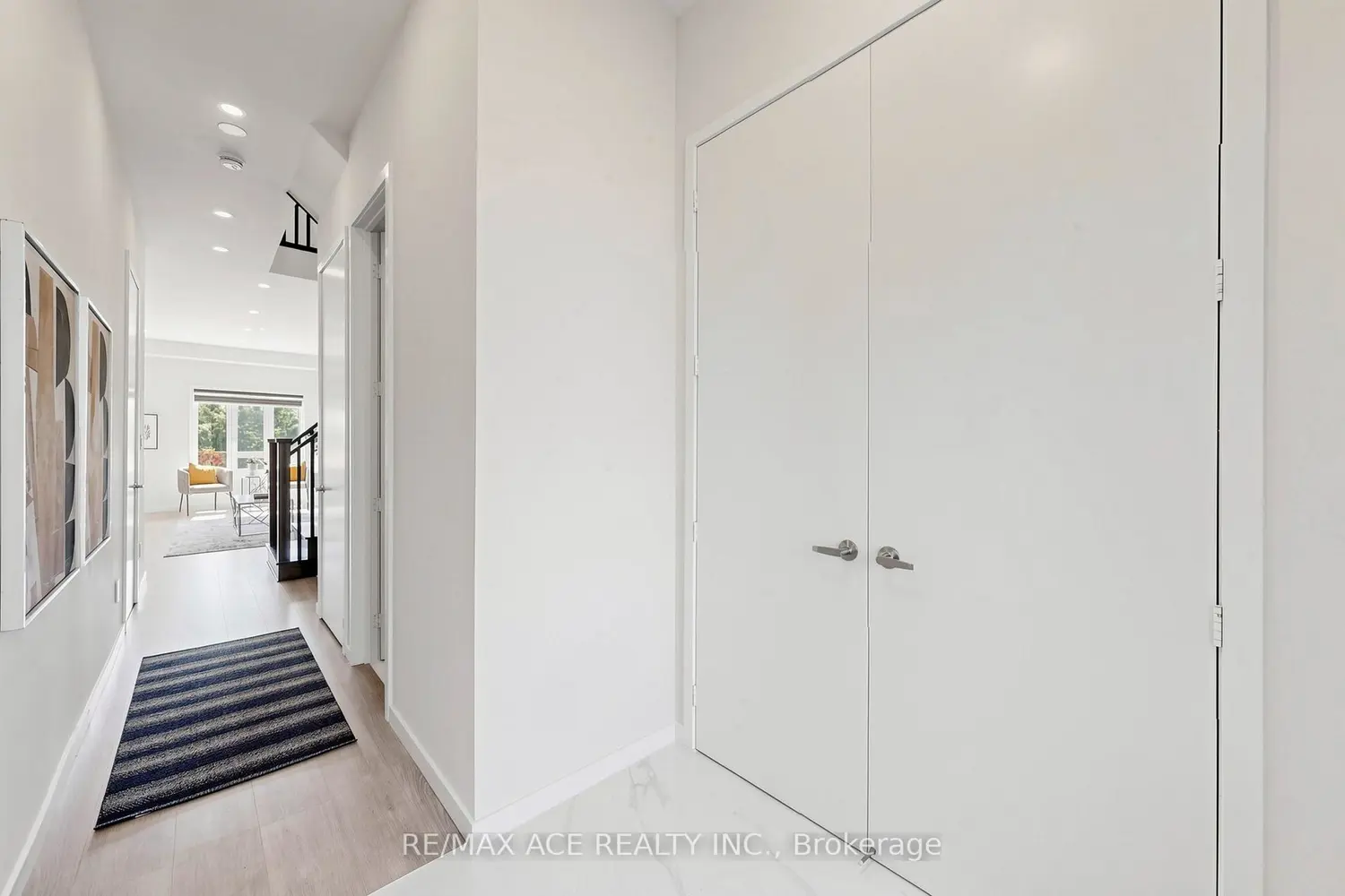 368 Elyse Court photo 4