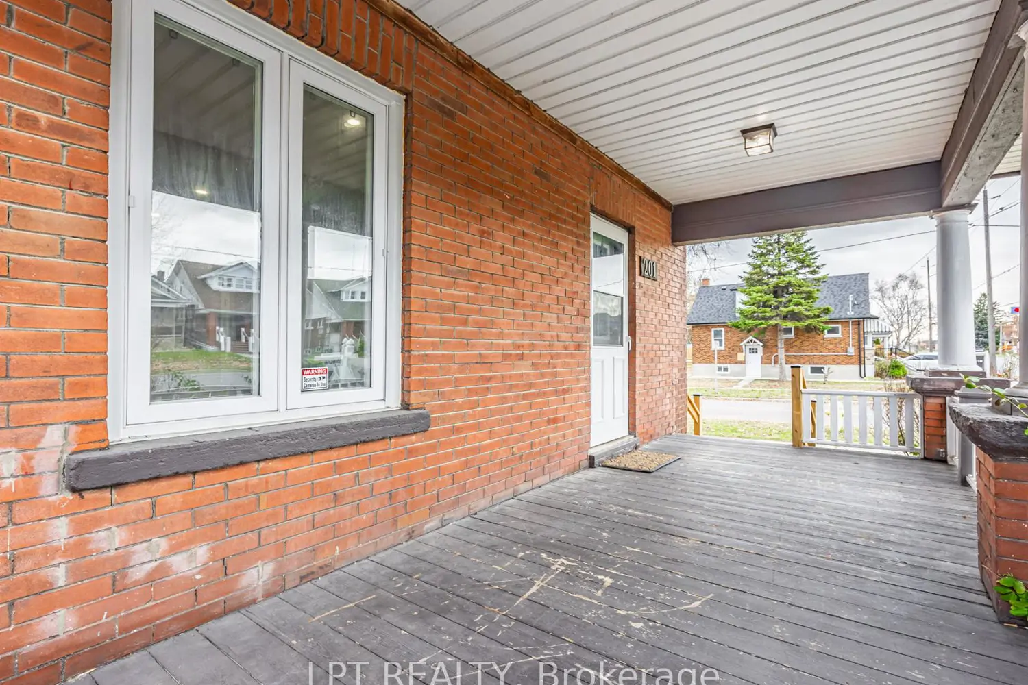 201 Ritson Road photo 4
