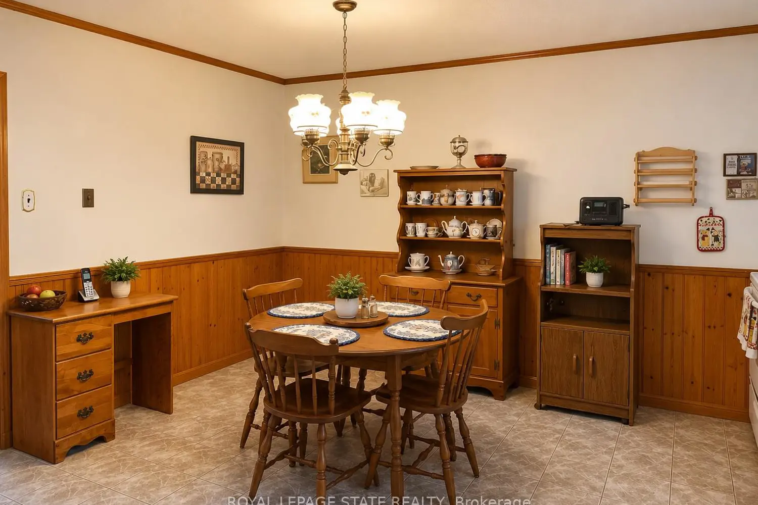 1199 Nottingham Avenue photo 4