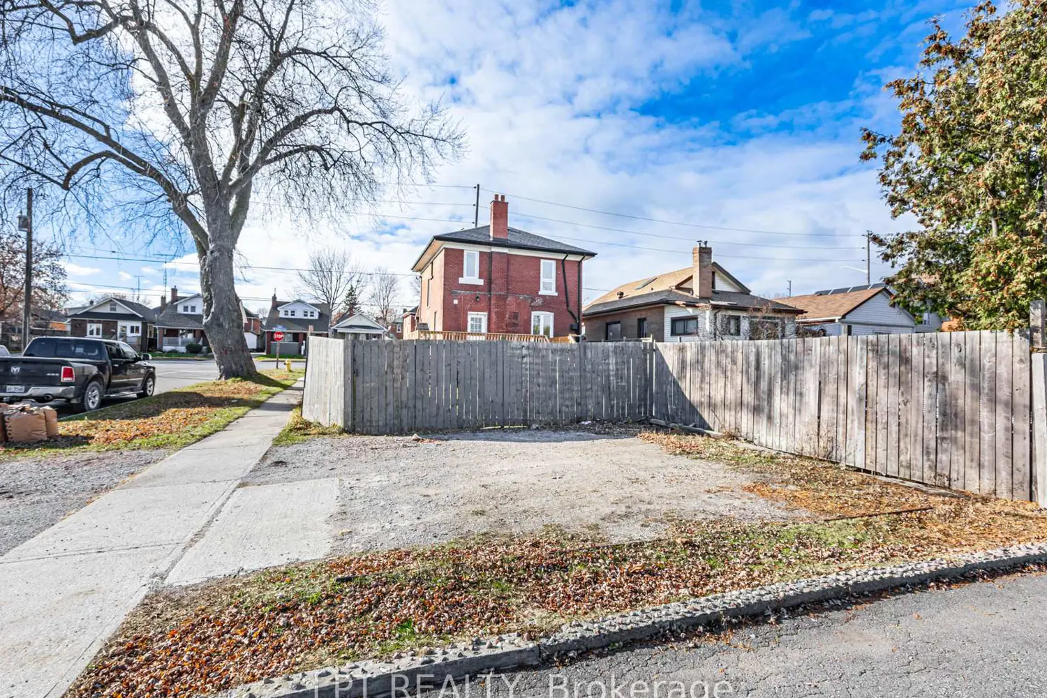 201 Ritson Road photo 2