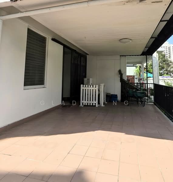 FREEHOLD 2 STOREY SEMI DETACHED IN D14 photo 3
