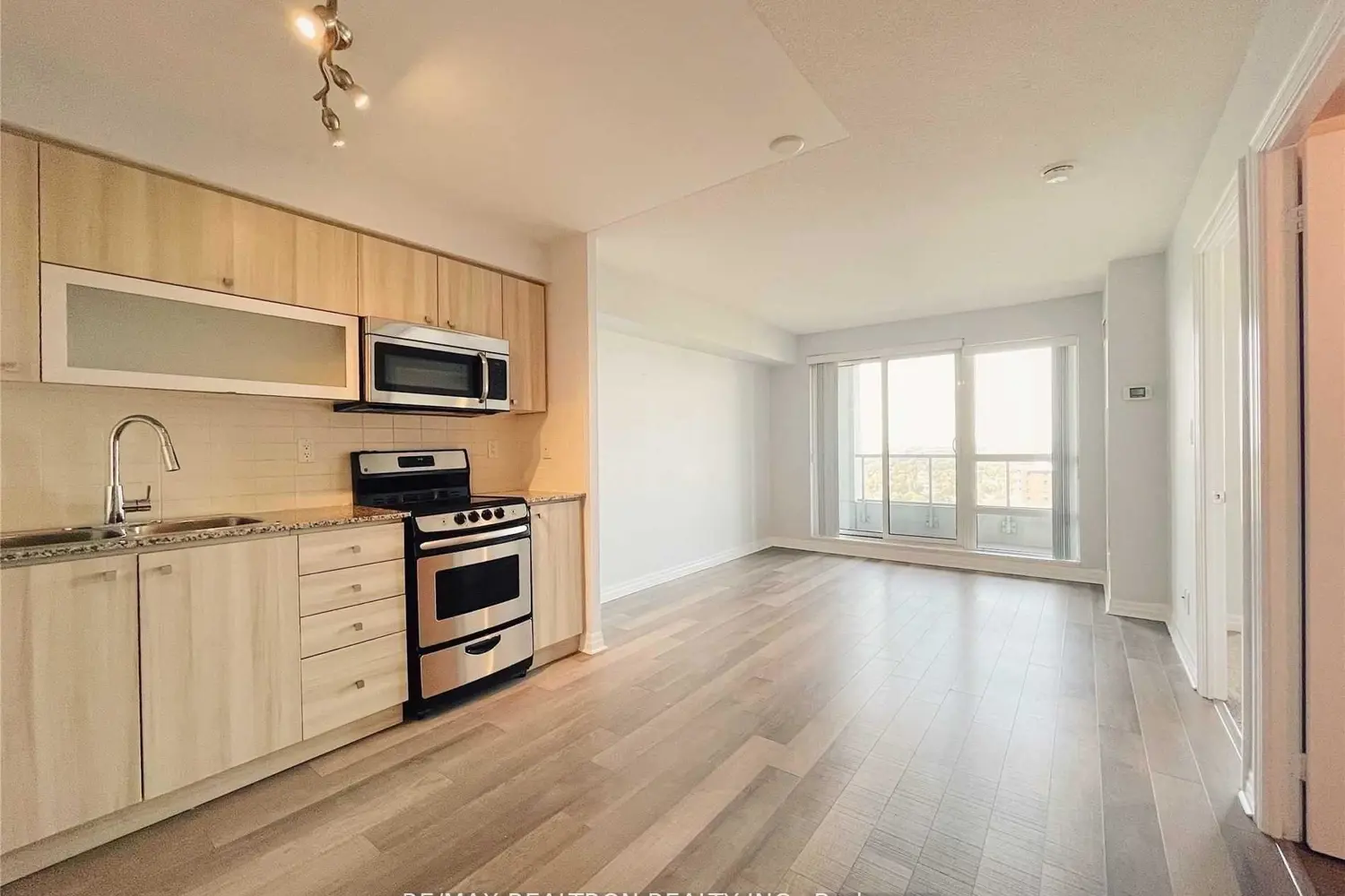 2015 Sheppard Avenue 2406 photo 5