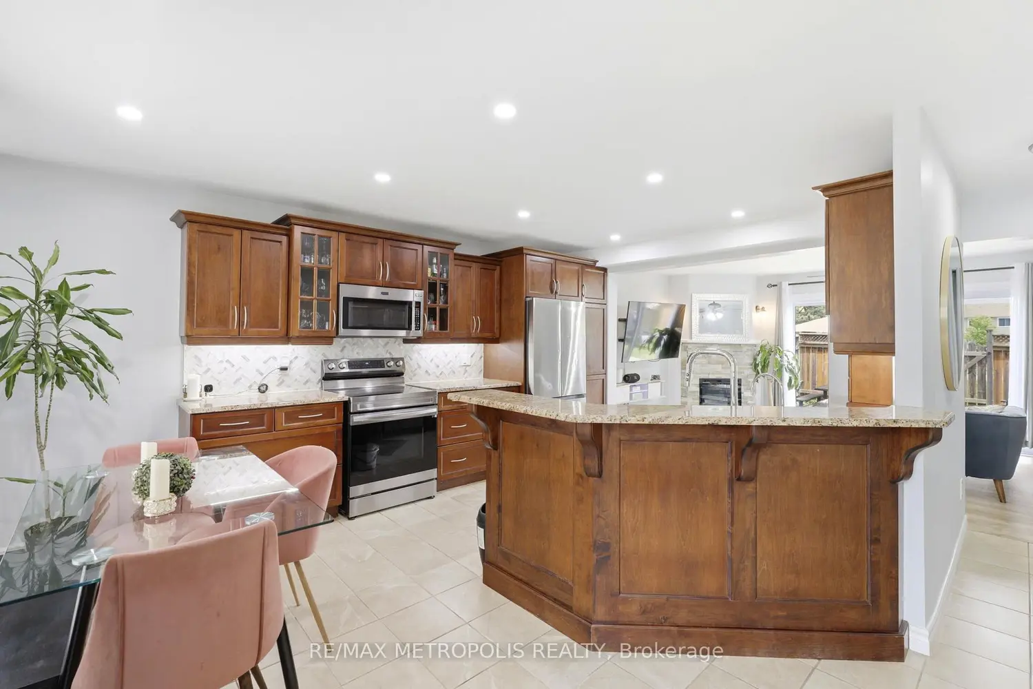 801 Osgoode Drive 62 photo 4