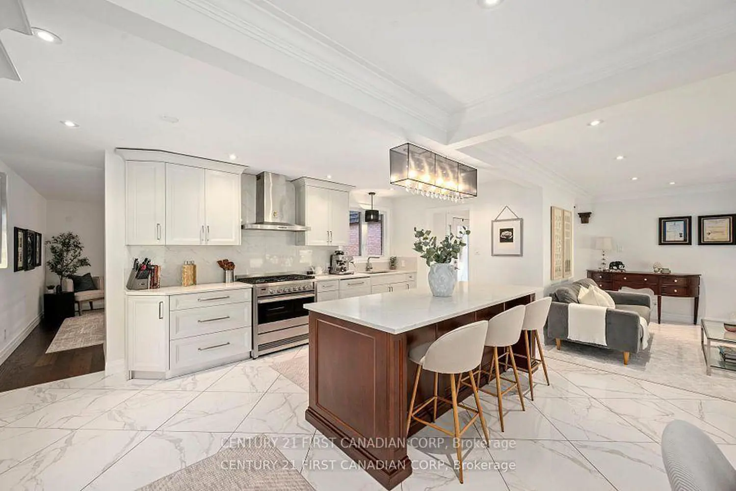 43 Compton Crescent photo 2