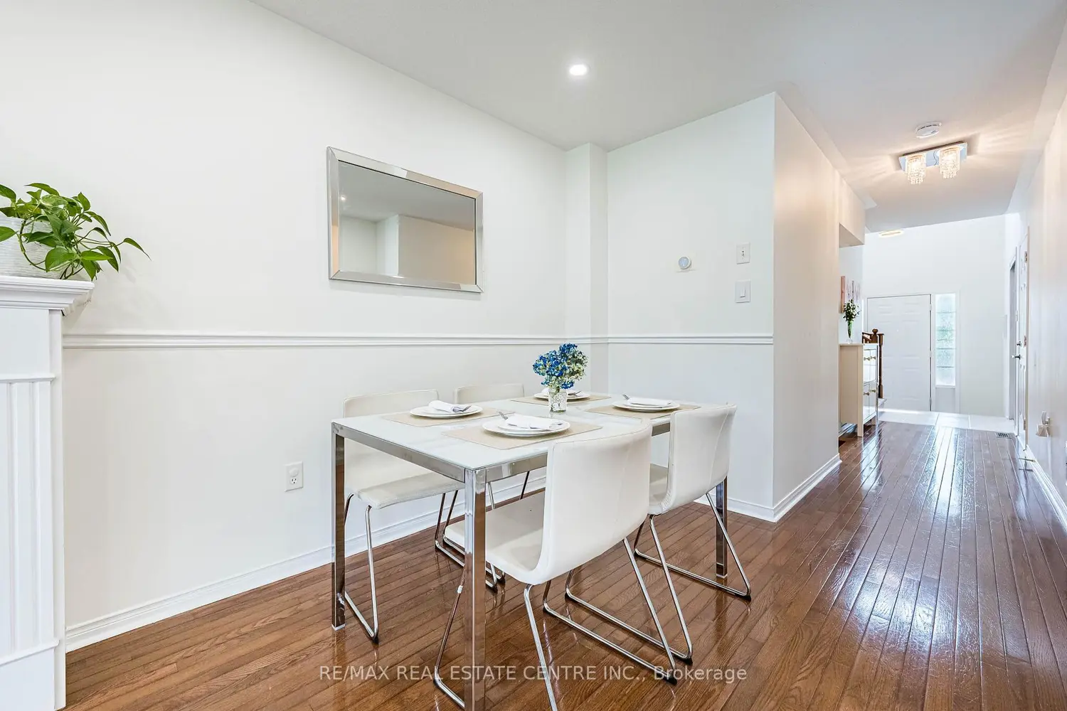 130 Fencerow Drive photo 4