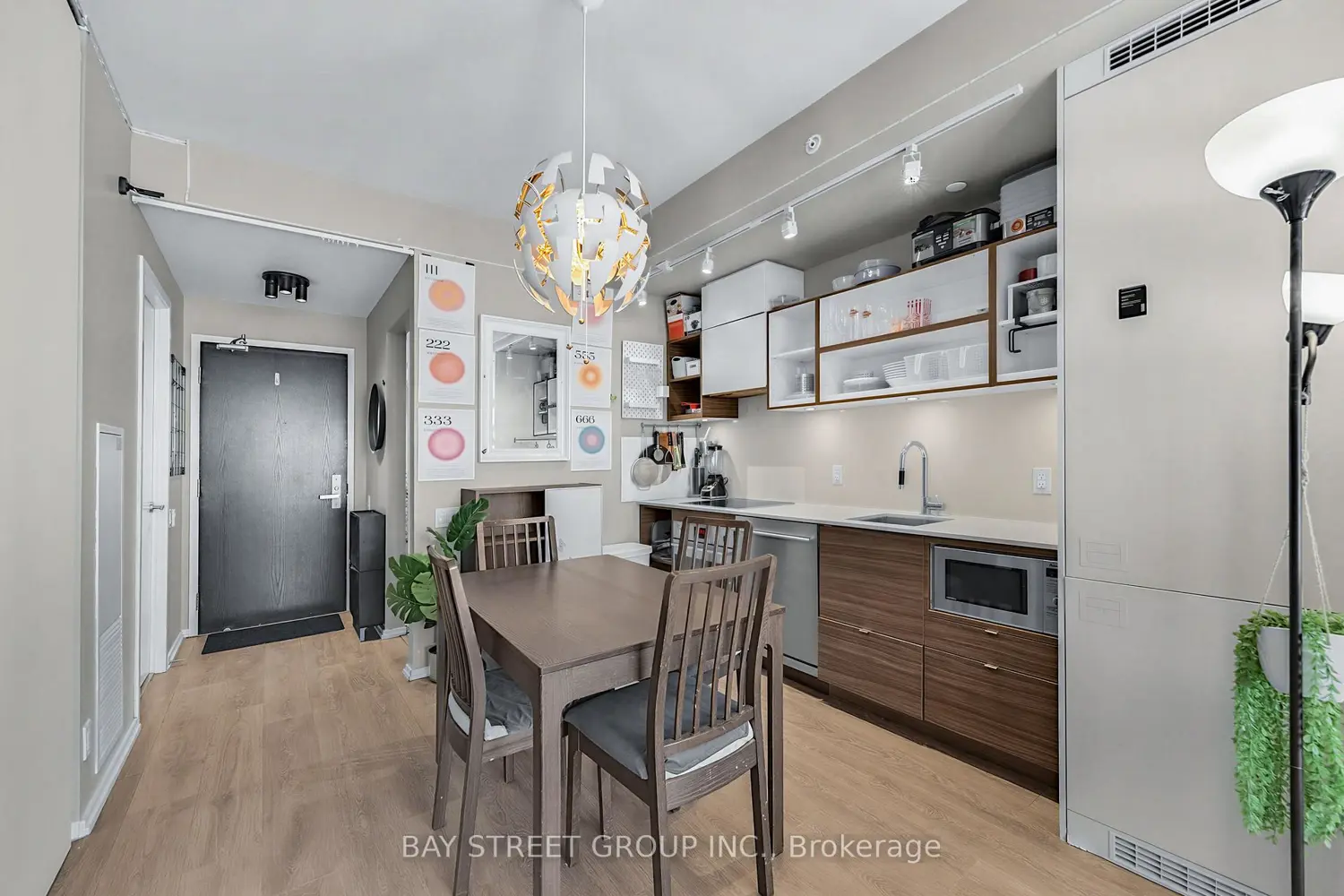 125 Peter Street 1803 photo 2