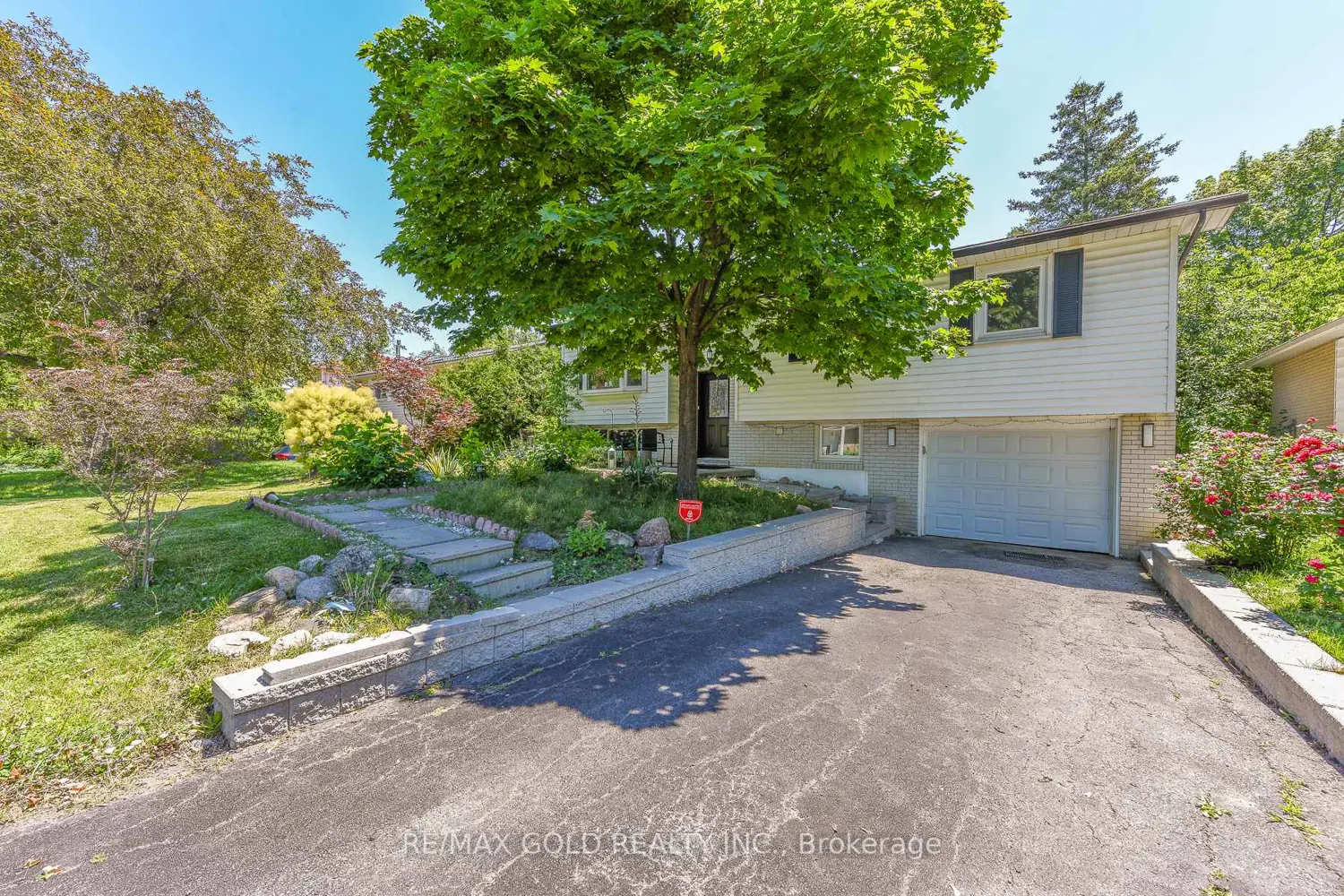 18 Drury Crescent