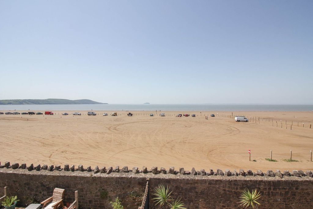 3 bed flat for saleRoyal Sands, Beach Road, Weston-Super-Mare BS23 photo 4