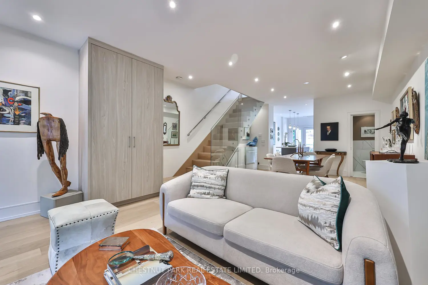 92 Balmoral Avenue photo 4