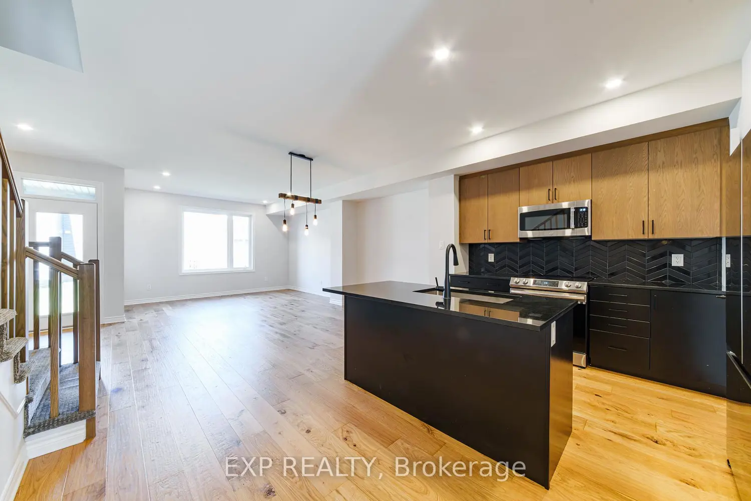 120 Patchell Place photo 5