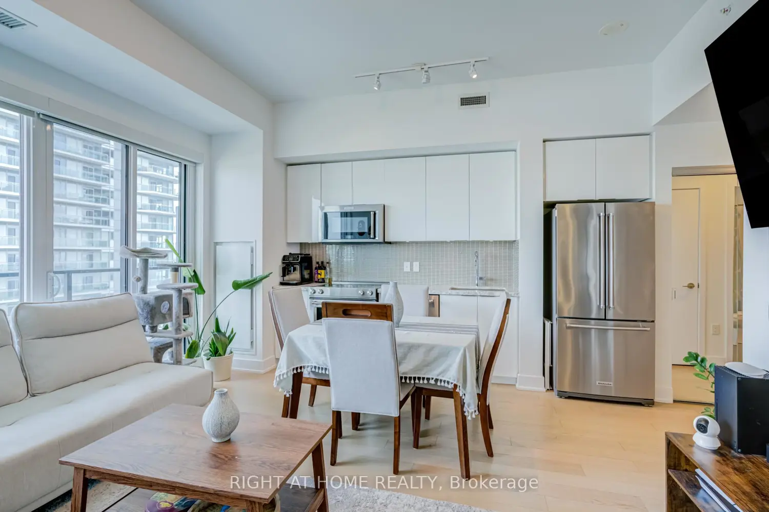 30 Shore Breeze Drive 1413 photo 5