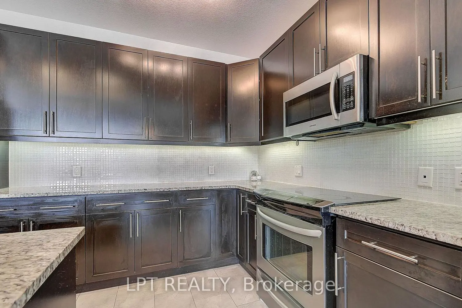 795 Freeport Street photo 5