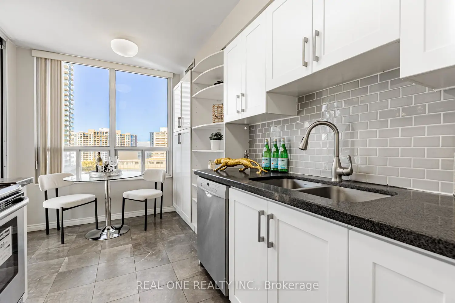 238 Doris Avenue 1503
