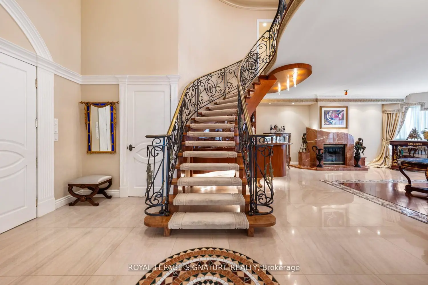 7300 Yonge Street Ph9 photo 3