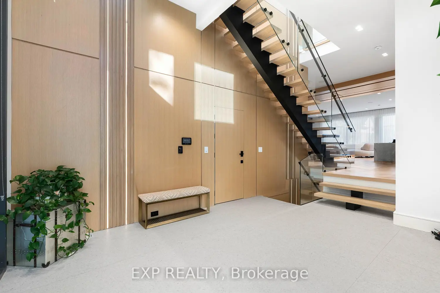 65 Edgecroft Road photo 3