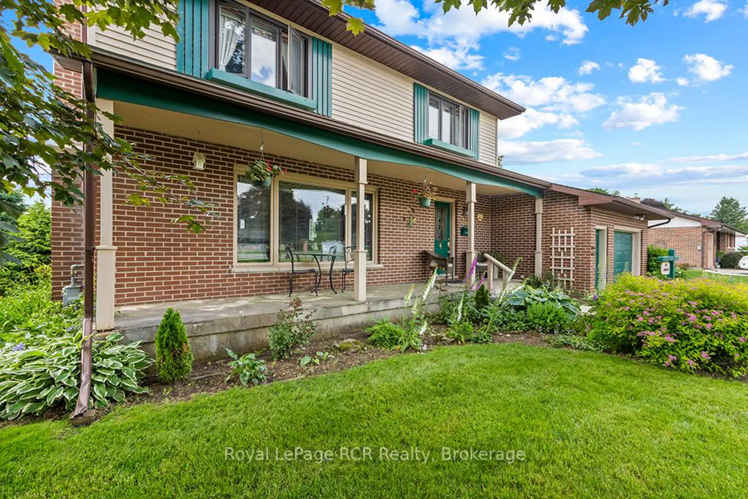 56 Herbert Avenue photo 4