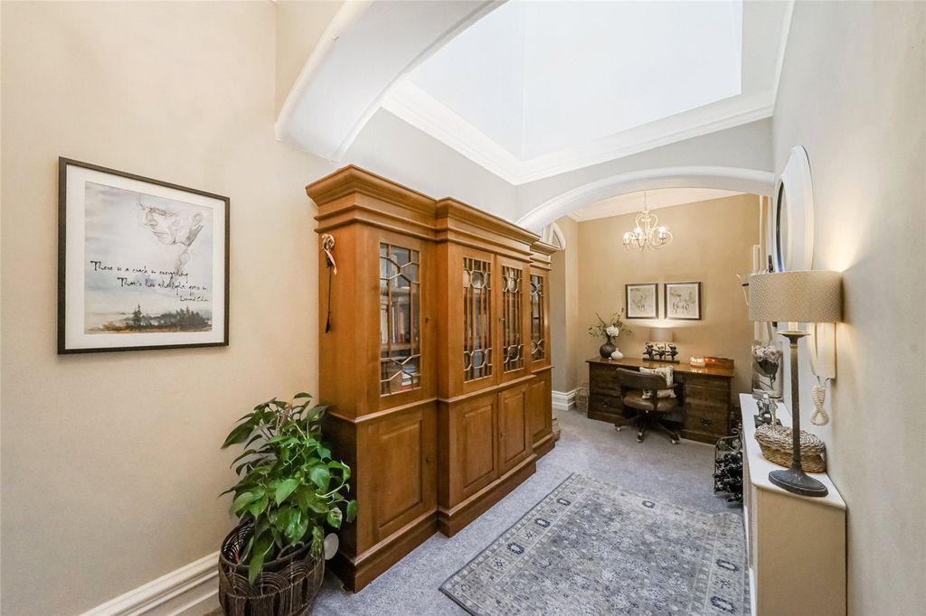 2 bed flat for saleBatterflatts Gardens, Stirling, Stirlingshire FK7 photo 4