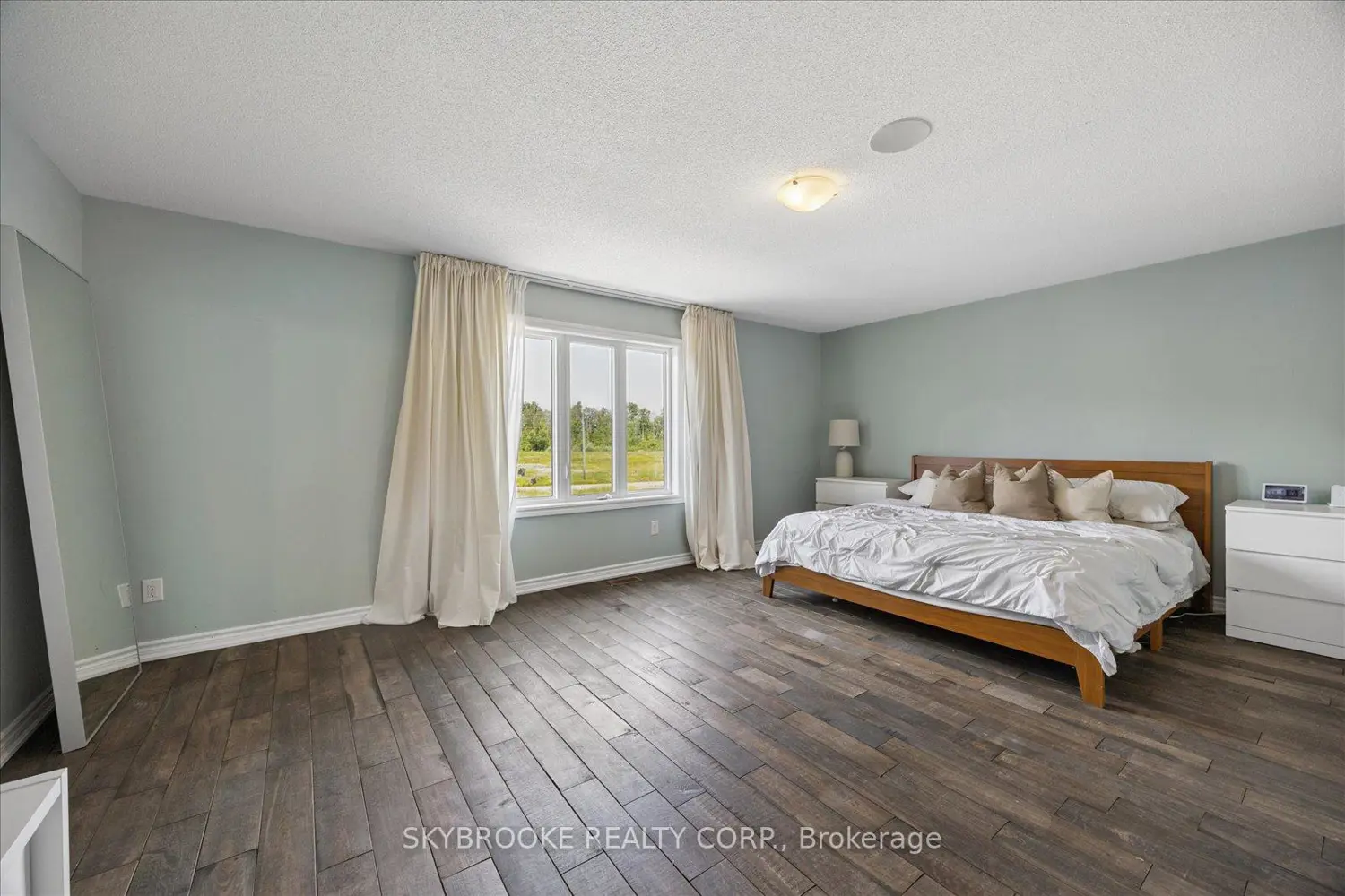 1150 Wharram Way photo 5