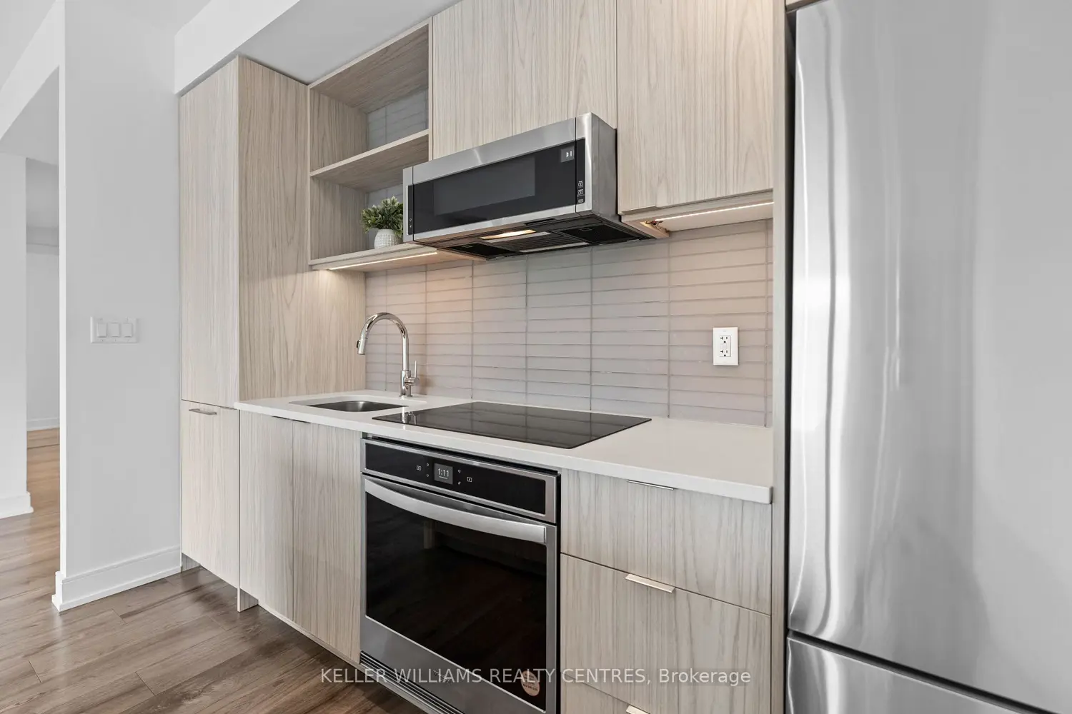 185 Dunlop Street 621 photo 4