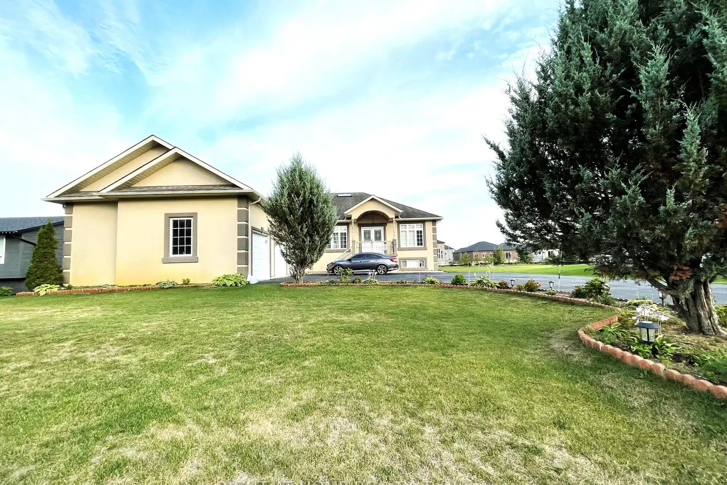 16 Wasaga Sands Drive photo 3