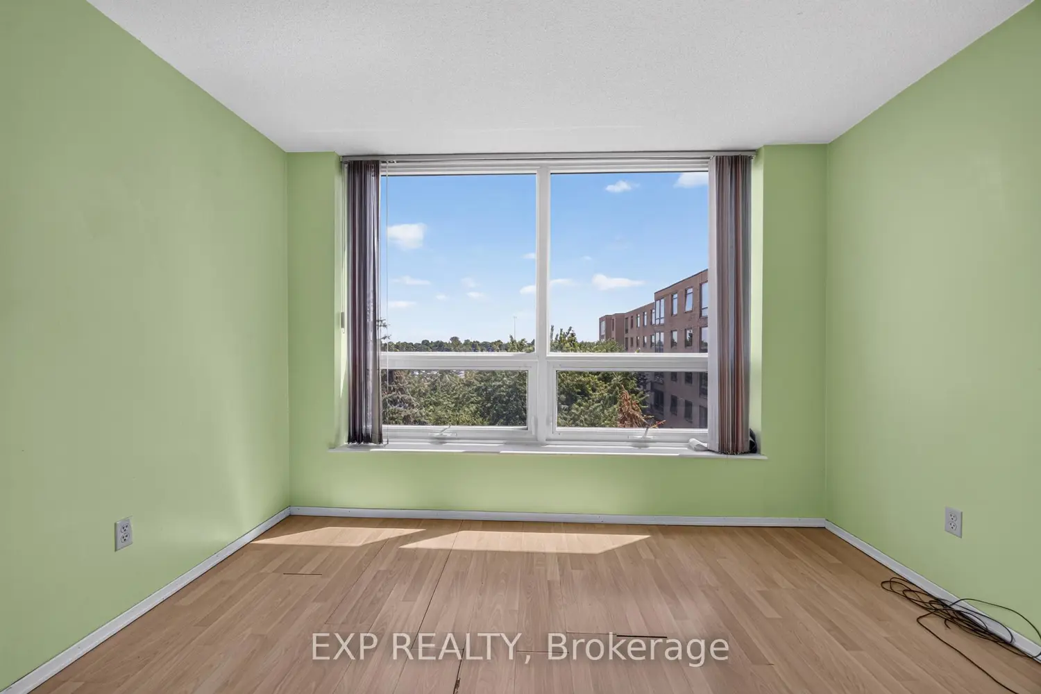 326 Major Mackenzie Drive 716 photo 4