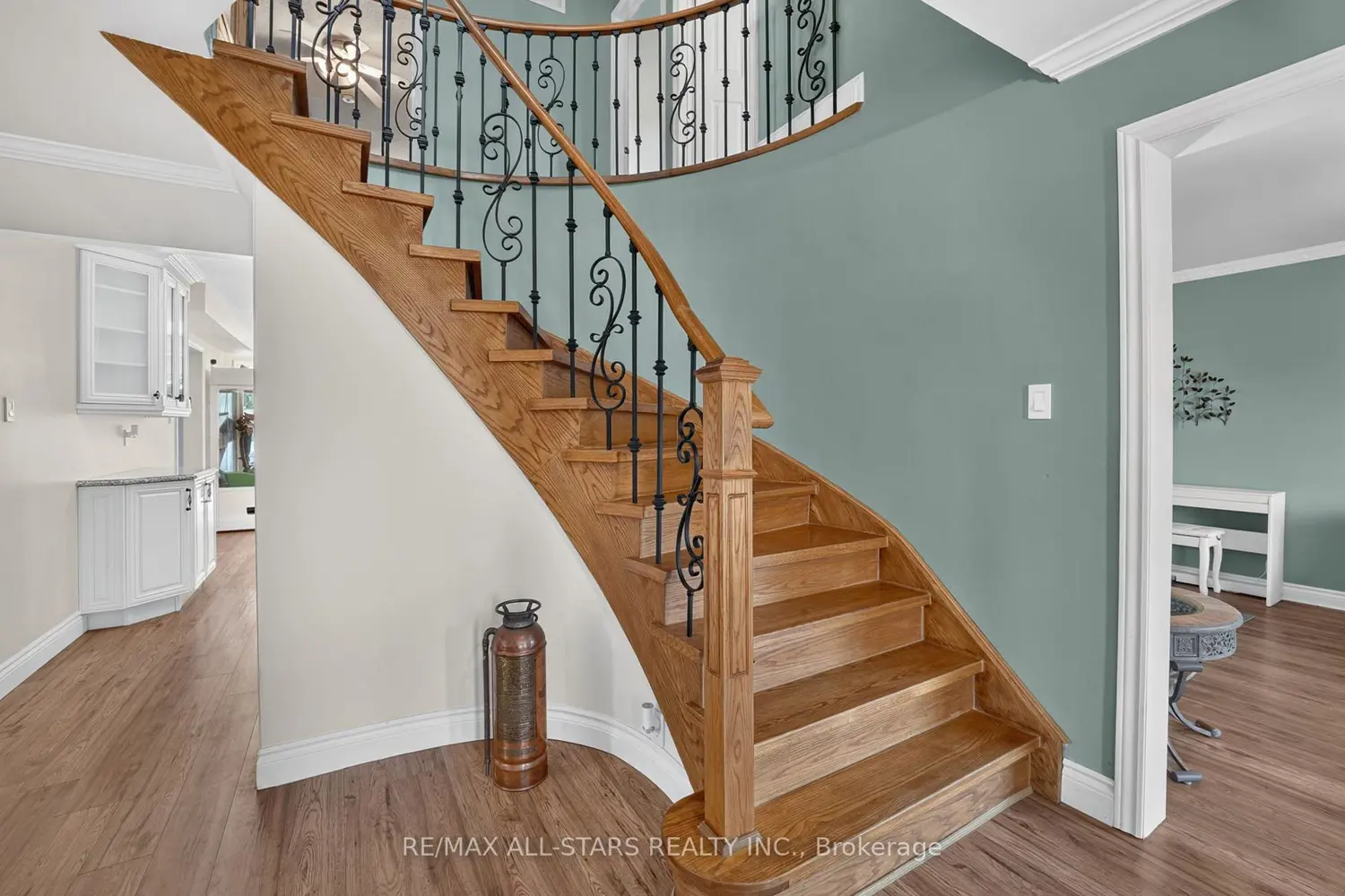 9 Fontaine Drive photo 3