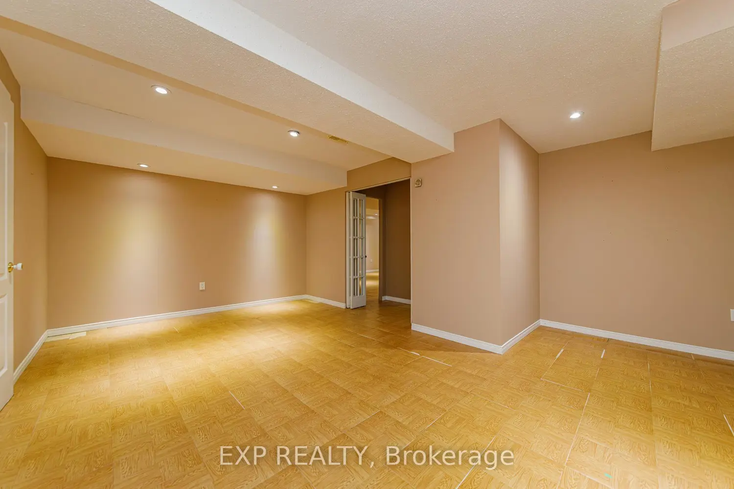 40 Newborough Crescent photo 4